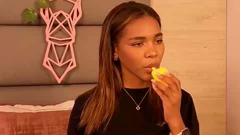 Lily Miiller online show from October 26, 6:58 pm