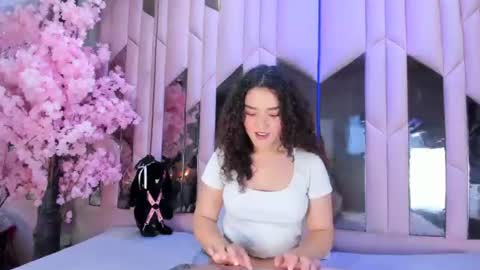 Snapshot of lily_monroe1 chatting on July 2, 9:43 pm LILY MONROE online show from July 2, 9:43 pm