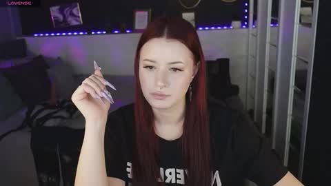 Snapshot of lily_moonlight chatting on November 12, 7:09 am Lily online show from November 12, 7:09 am