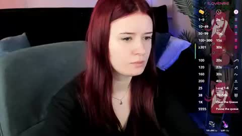 Snapshot of lily_moonlight chatting on June 25, 2:32 pm Lily online show from June 25, 2:32 pm