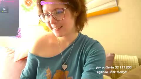 Snapshot of lily_noris chatting on July 12, 4:25 am your lilyyyyyyy online show from July 12, 4:25 am