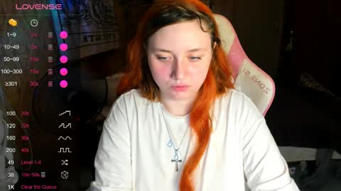 Snapshot of lily_shamy chatting on June 6, 8:57 pm Alice online show from June 6, 8:57 pm