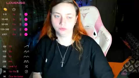 Snapshot of lily_shamy chatting on June 23, 2:48 pm Alice online show from June 23, 2:48 pm