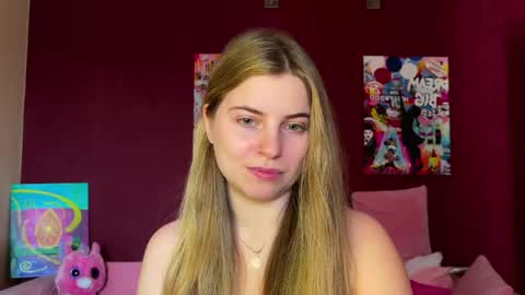 Snapshot of lily_smily chatting on May 6, 2:44 pm Lily online show from May 6, 2:44 pm
