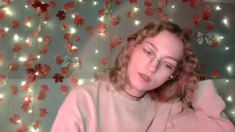 small lily online show from October 14, 1:12 pm