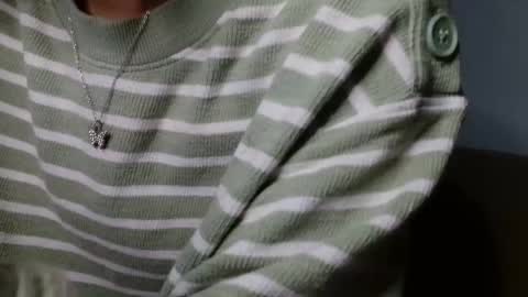 small lily online show from April 8, 4:18 pm