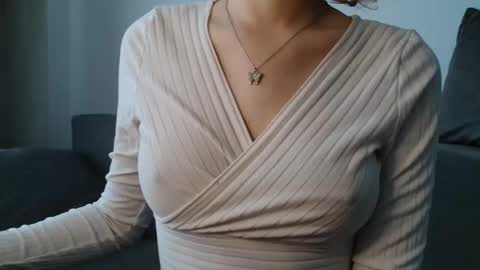 small lily online show from April 24, 2:30 pm