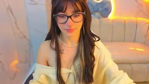 Snapshot of lily_tx chatting on June 8, 12:38 pm Follow me.. Live 730 to 1400 online show from June 8, 12:38 pm