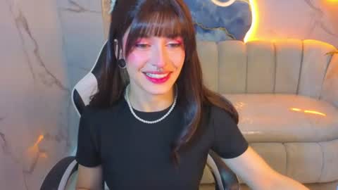 Snapshot of lily_tx chatting on June 20, 12:41 pm Follow me.. Live 730 to 1400 online show from June 20, 12:41 pm