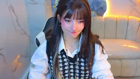 Snapshot of lily_tx chatting on July 2, 12:44 pm Follow me.. Live 730 to 1400 online show from July 2, 12:44 pm