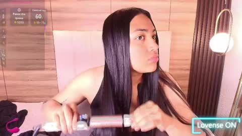 Snapshot of lily_waist chatting on May 26, 11:06 am lily_waist online show from May 26, 11:06 am