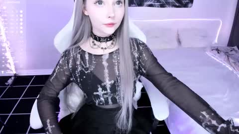 Lily online show from November 15, 7:21 pm