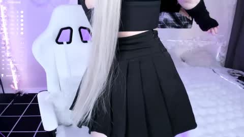 Snapshot of lily_weep chatting on April 30, 1:12 am Lily online show from April 30, 1:12 am