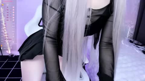 Snapshot of lily_weep chatting on May 14, 1:23 am Lily online show from May 14, 1:23 am