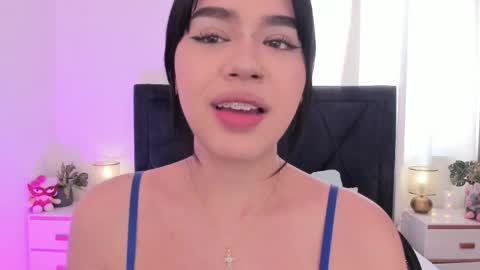 LilyWoodz online show from April 12, 3:06 pm