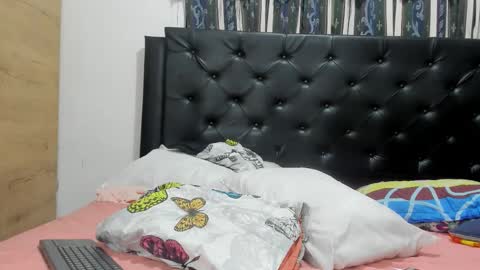 Snapshot of lilybaudyn_ chatting on January 5, 5:27 pm Lily online show from January 5, 5:27 pm