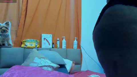 Lily online show from May 10, 9:03 am