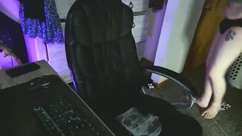 lilybvixen online show from March 6, 2:57 pm