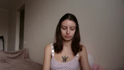 lilycandy_ online show from November 11, 9:42 am