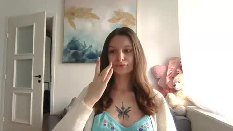lilycandy_ online show from April 22, 10:28 am