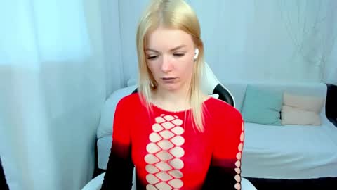 lilydavisss online show from April 12, 3:55 am