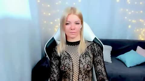 lilydavisss online show from April 21, 2:51 am