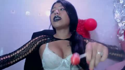 lilyjamesx online show from March 7, 2:58 pm