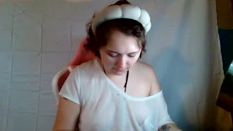 Snapshot of lilylovegood04 chatting on June 27, 4:56 pm lily online show from June 27, 4:56 pm