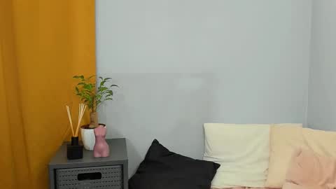 Lily online show from December 7, 12:52 am