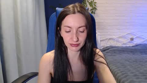 Snapshot of lilymellow chatting on October 22, 4:02 am Lily online show from October 22, 4:02 am