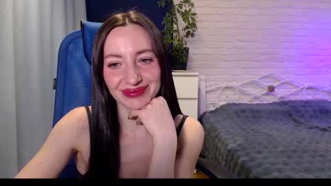 Snapshot of lilymellow chatting on November 1, 4:25 am Lily online show from November 1, 4:25 am