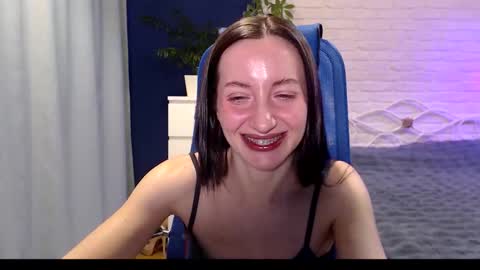 Snapshot of lilymellow chatting on November 7, 4:12 am Lily online show from November 7, 4:12 am