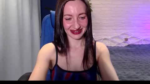 Snapshot of lilymellow chatting on November 8, 5:40 am Lily online show from November 8, 5:40 am