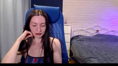 Snapshot of lilymellow chatting on November 19, 8:47 am Lily online show from November 19, 8:47 am