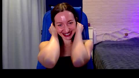 Snapshot of lilymellow chatting on November 23, 6:13 am Lily online show from November 23, 6:13 am