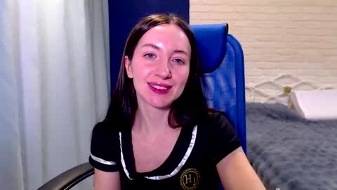Snapshot of lilymellow chatting on March 21, 8:08 am Lily online show from March 21, 8:08 am