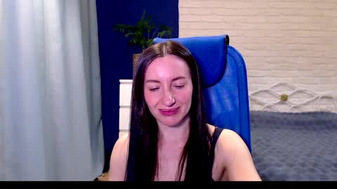 Snapshot of lilymellow chatting on April 9, 8:20 am Lily online show from April 9, 8:20 am