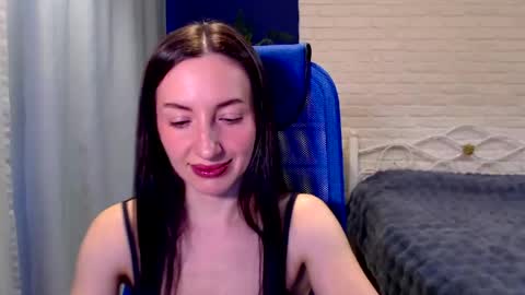 Snapshot of lilymellow chatting on April 17, 8:17 am Lily online show from April 17, 8:17 am