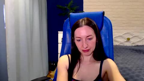 Snapshot of lilymellow chatting on April 29, 8:40 am Lily online show from April 29, 8:40 am