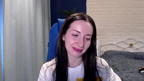 Snapshot of lilymellow chatting on May 12, 8:55 am Lily online show from May 12, 8:55 am