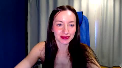 Snapshot of lilymellow chatting on June 8, 8:37 am Lily online show from June 8, 8:37 am