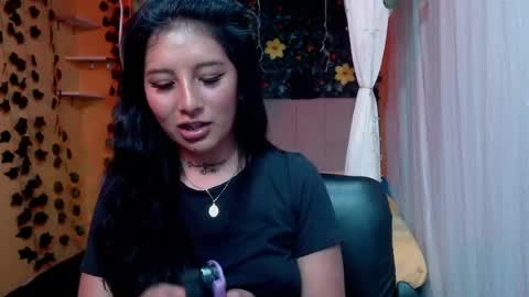 lilymoon_018 online show from May 4, 1:18 pm