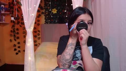 lilymoon_018 online show from May 11, 1:17 pm