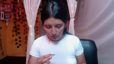 lilymoon_018 online show from May 15, 12:45 pm