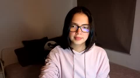 LillyPanda online show from November 5, 9:20 am