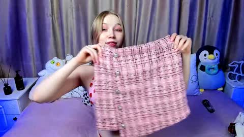 Snapshot of lilystarlight chatting on February 8, 6:43 am Lilian online show from February 8, 6:43 am