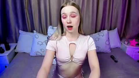 Snapshot of lilystarlight chatting on March 10, 3:23 am Lilian online show from March 10, 3:23 am