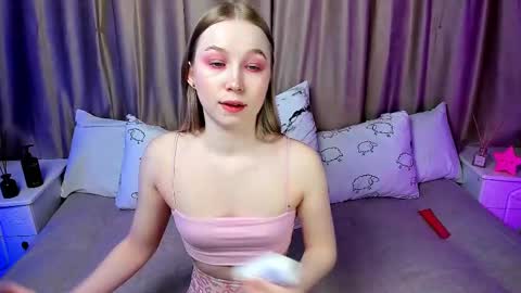 Snapshot of lilystarlight chatting on March 12, 3:35 am Lilian online show from March 12, 3:35 am