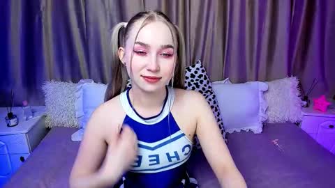 Snapshot of lilystarlight chatting on November 16, 4:07 am Lilian online show from November 16, 4:07 am