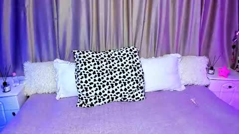 Snapshot of lilystarlight chatting on December 5, 4:54 am Lilian online show from December 5, 4:54 am